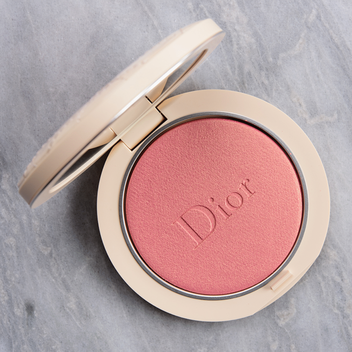 ⁦بودرة ديور فور ايفر كوتور لومينيزر رقم 06⁩ - الصورة ⁦1⁩